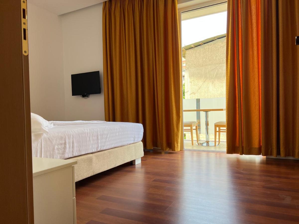 3B Suites Boutique Hotel Sarande Ngoại thất bức ảnh