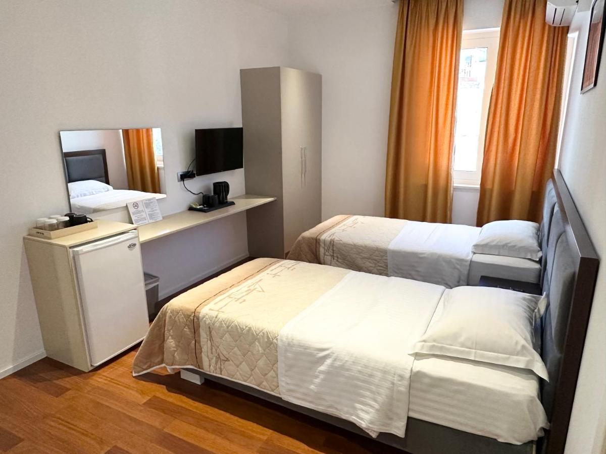 3B Suites Boutique Hotel Sarande Ngoại thất bức ảnh