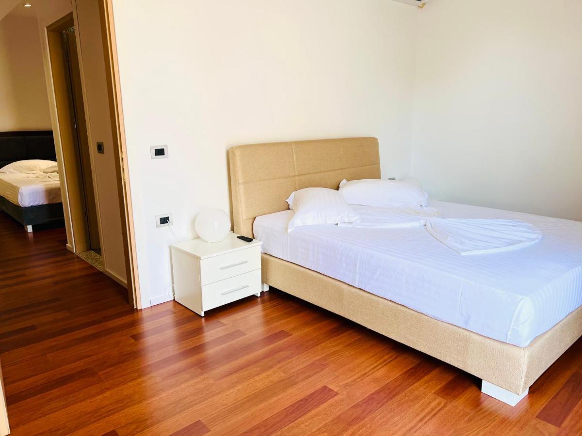 3B Suites Boutique Hotel Sarande Ngoại thất bức ảnh