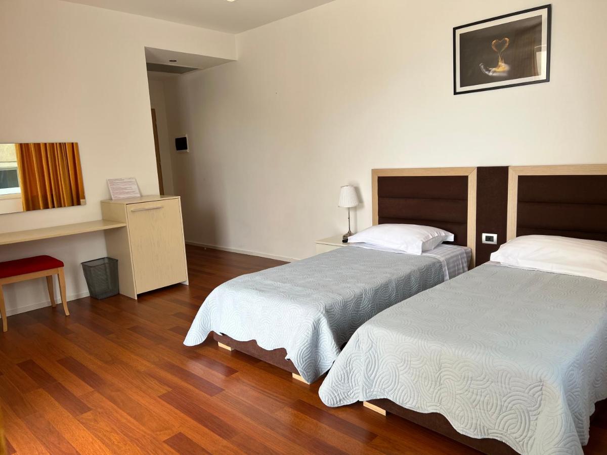 3B Suites Boutique Hotel Sarande Ngoại thất bức ảnh
