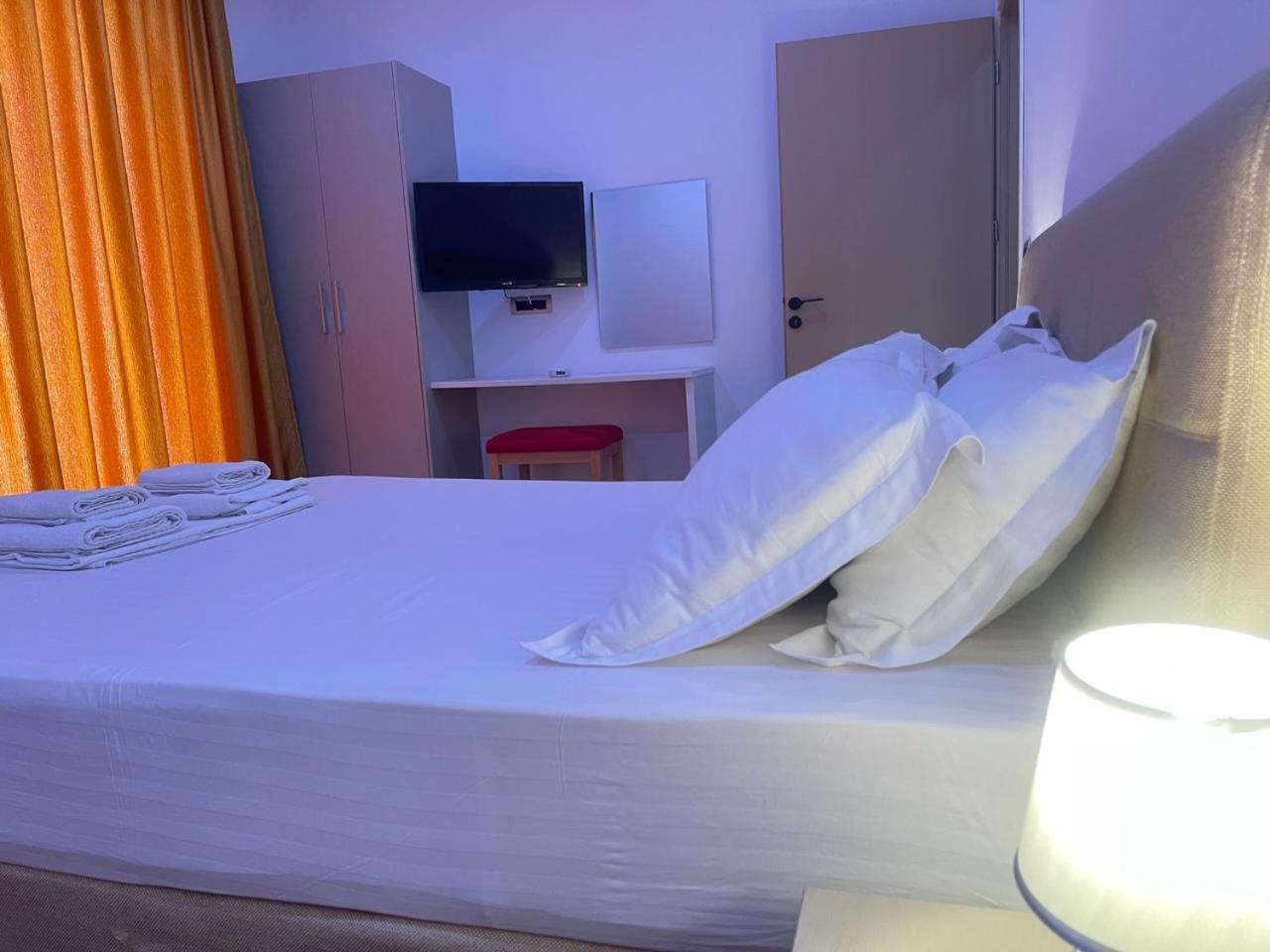 3B Suites Boutique Hotel Sarande Ngoại thất bức ảnh