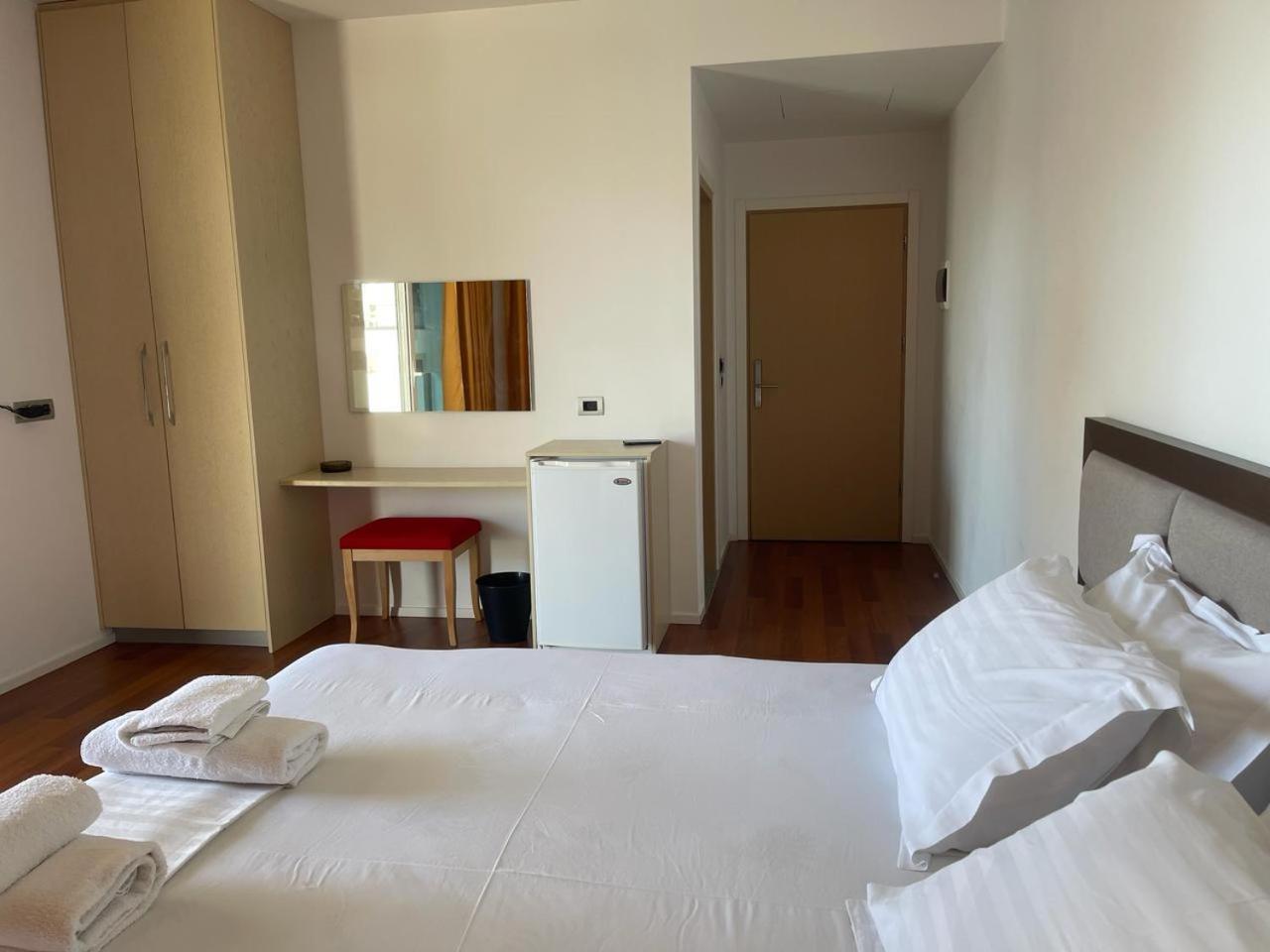 3B Suites Boutique Hotel Sarande Ngoại thất bức ảnh