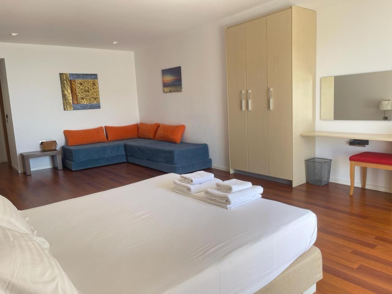 3B Suites Boutique Hotel Sarande Ngoại thất bức ảnh